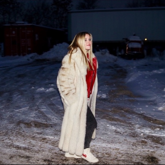 Saga fox fur coat - Picture 6 of 8